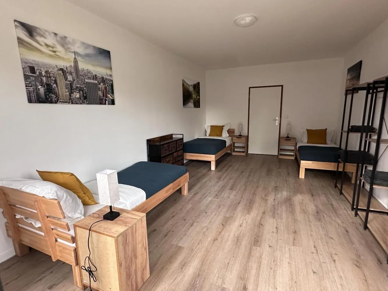 Aparthotel 9 Min To Dus Airport & 17 Min To Dus Messe Duisburg Germany