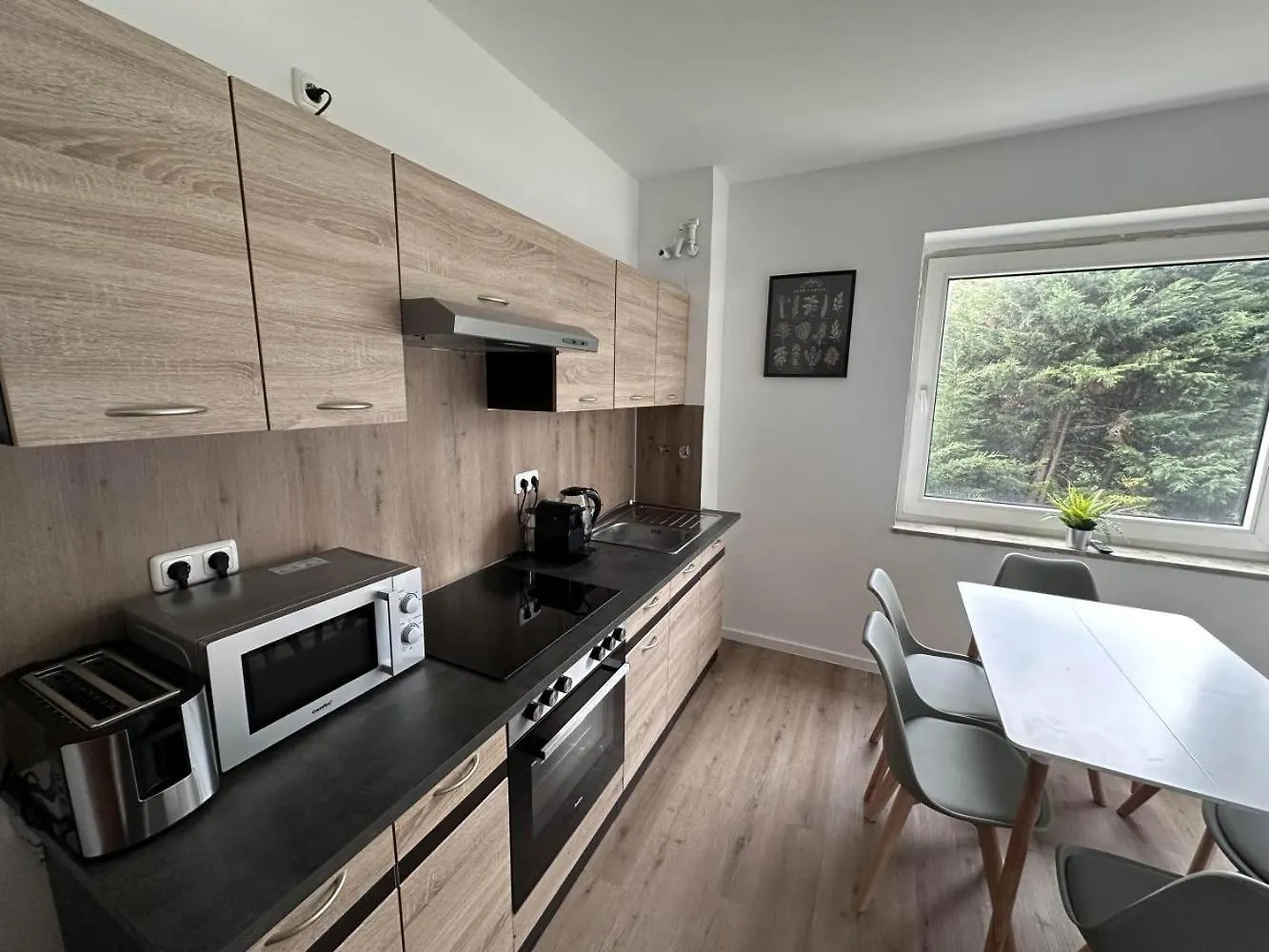 Apartment Aparthotel 9 Min To Dus Airport & 17 Min To Dus Messe Duisburg