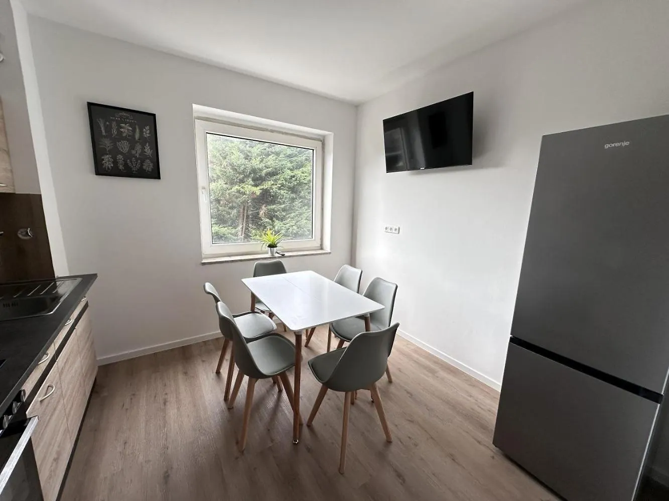 Apartment Aparthotel 9 Min To Dus Airport & 17 Min To Dus Messe Duisburg Germany