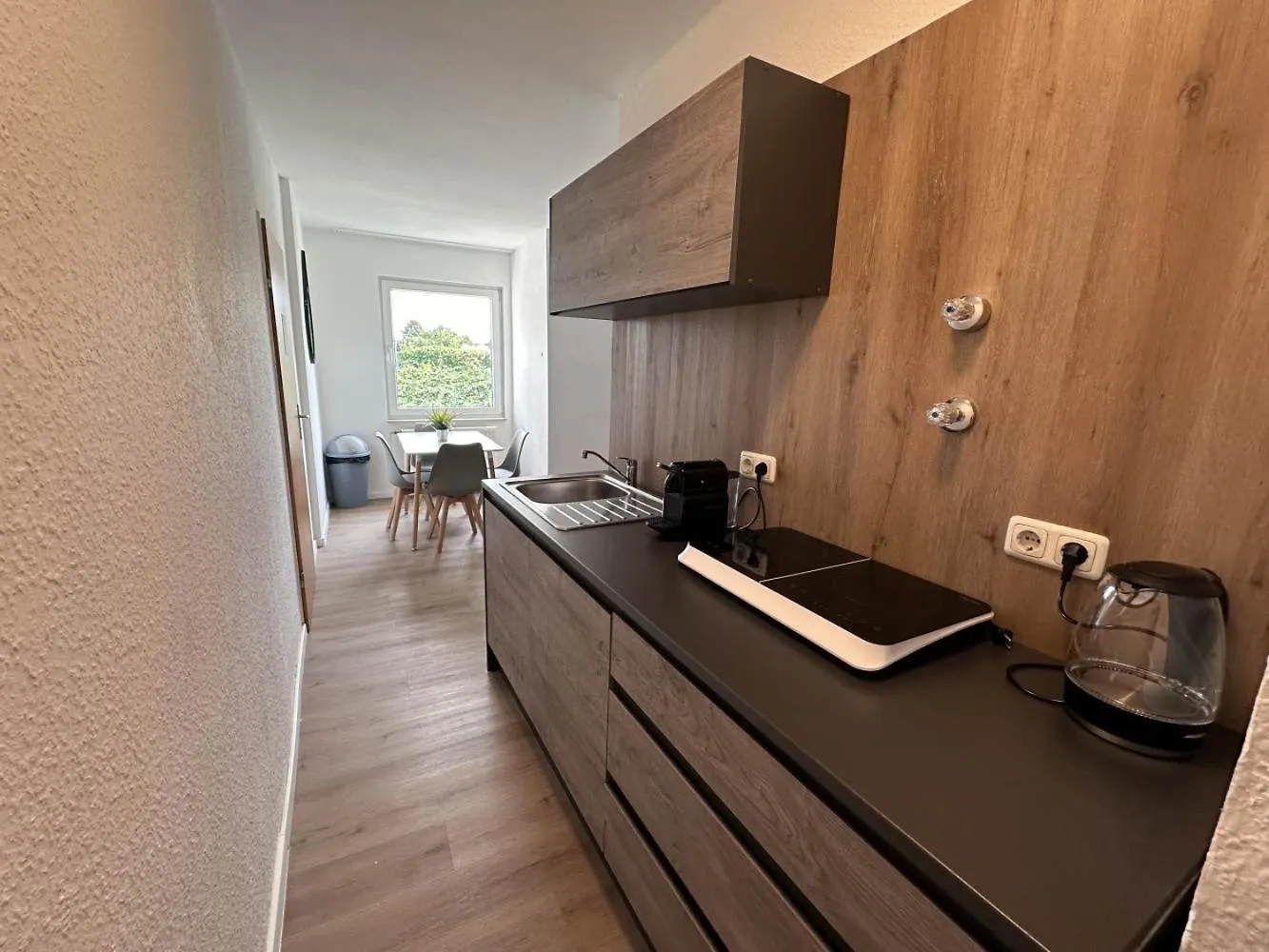 Aparthotel 9 Min To Dus Airport & 17 Min To Dus Messe Duisburg Apartment