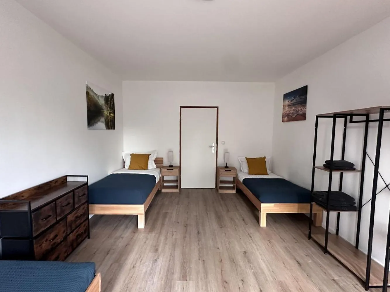 Apartment Aparthotel 9 Min To Dus Airport & 17 Min To Dus Messe Duisburg Germany