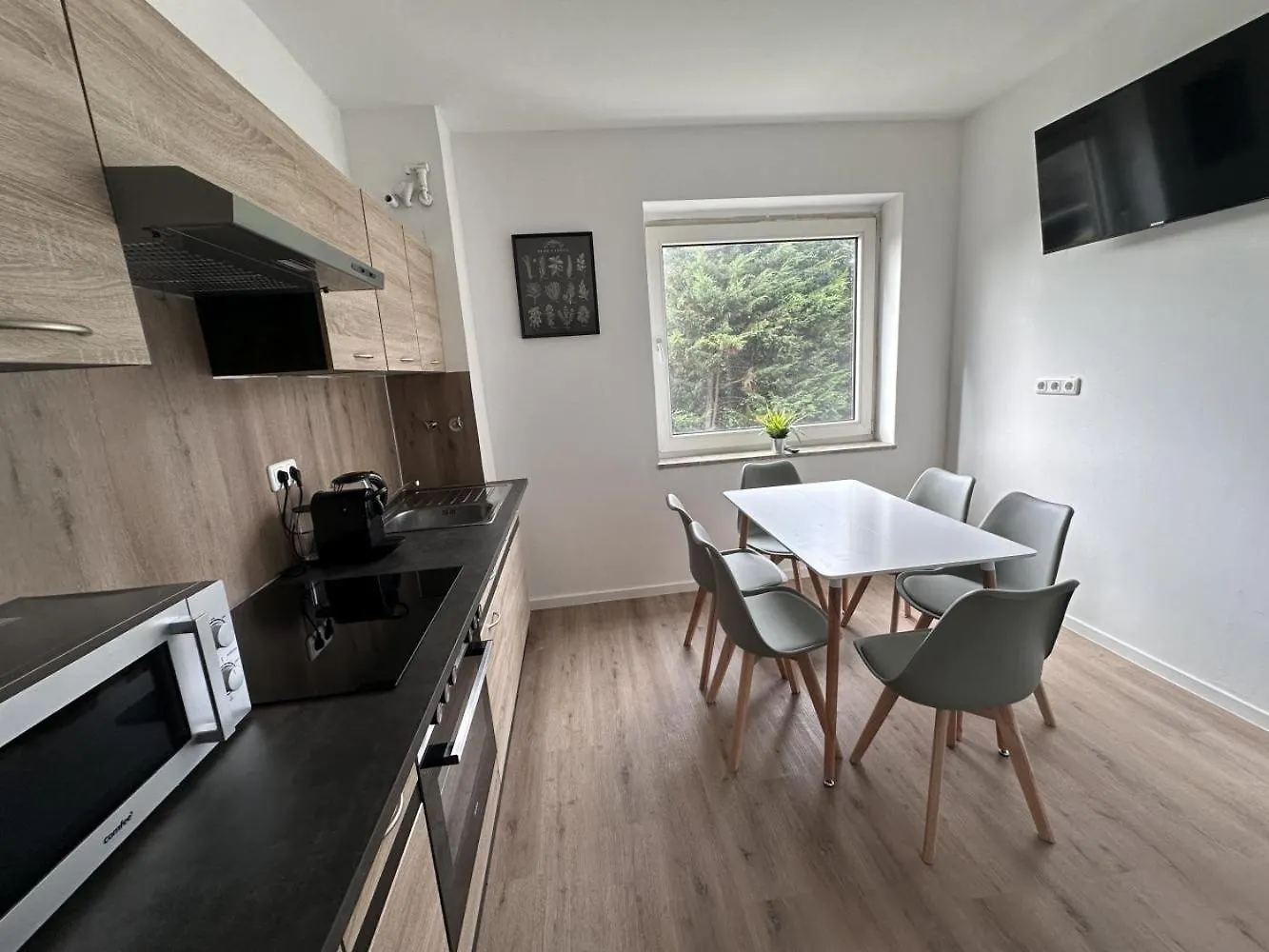Aparthotel 9 Min To Dus Airport & 17 Min To Dus Messe Duisburg 0*,