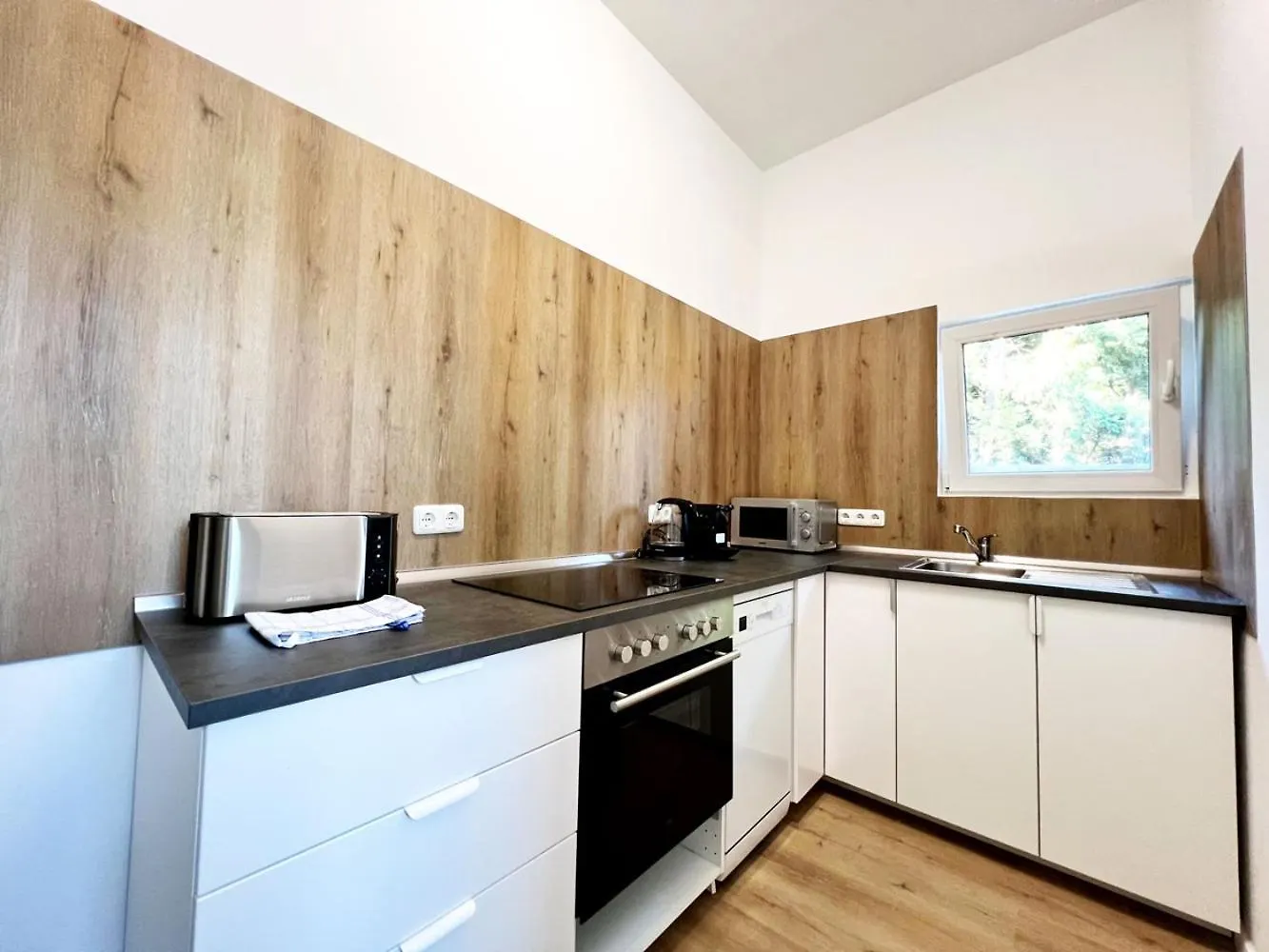 Apartment Aparthotel 9 Min To Dus Airport & 17 Min To Dus Messe Duisburg
